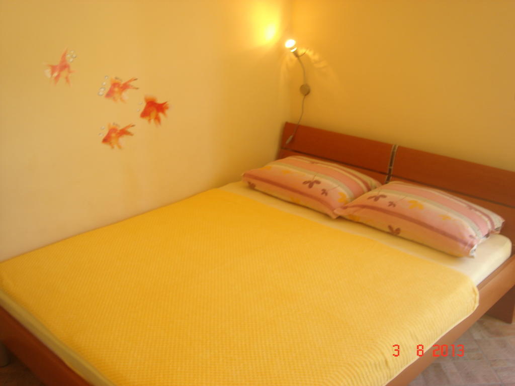 Apartments Renata Primosten Ruang foto