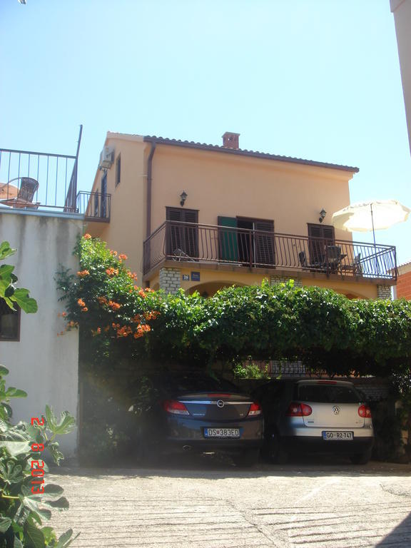 Apartments Renata Primosten Bagian luar foto